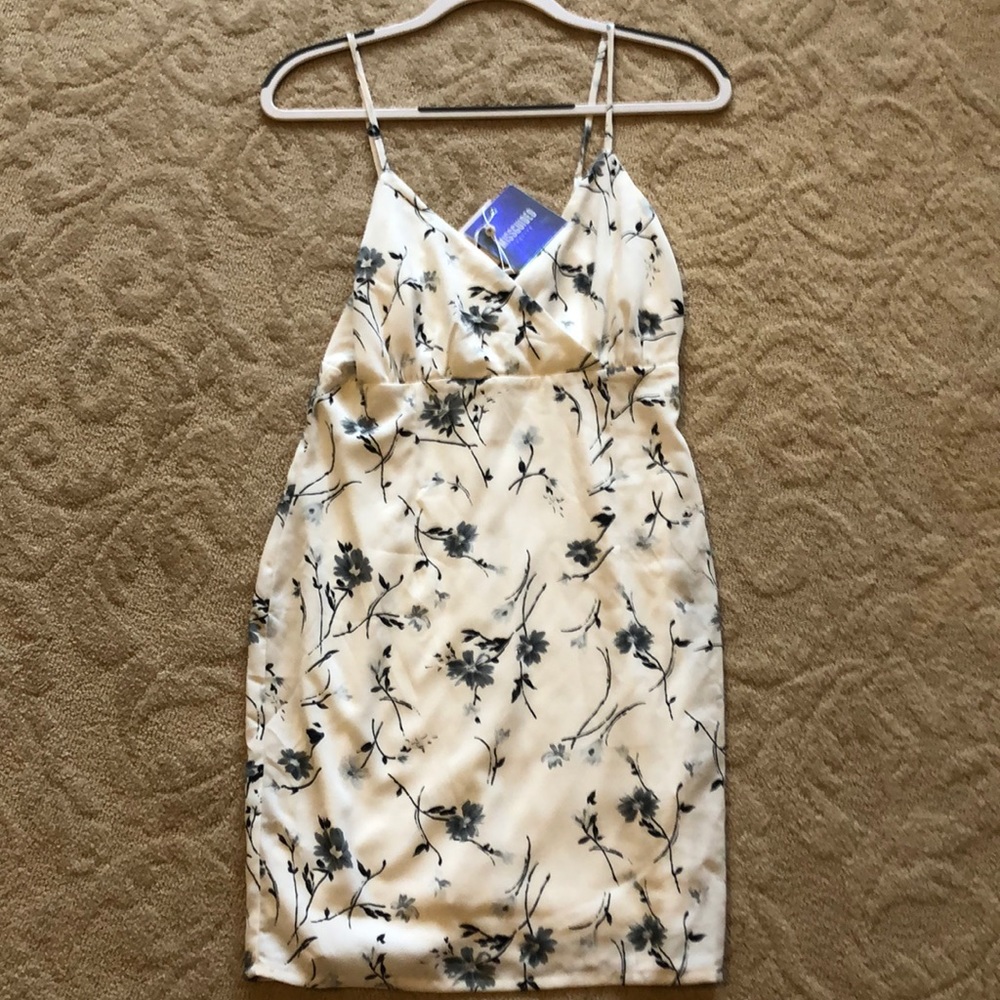 NWT beautiful floral dress